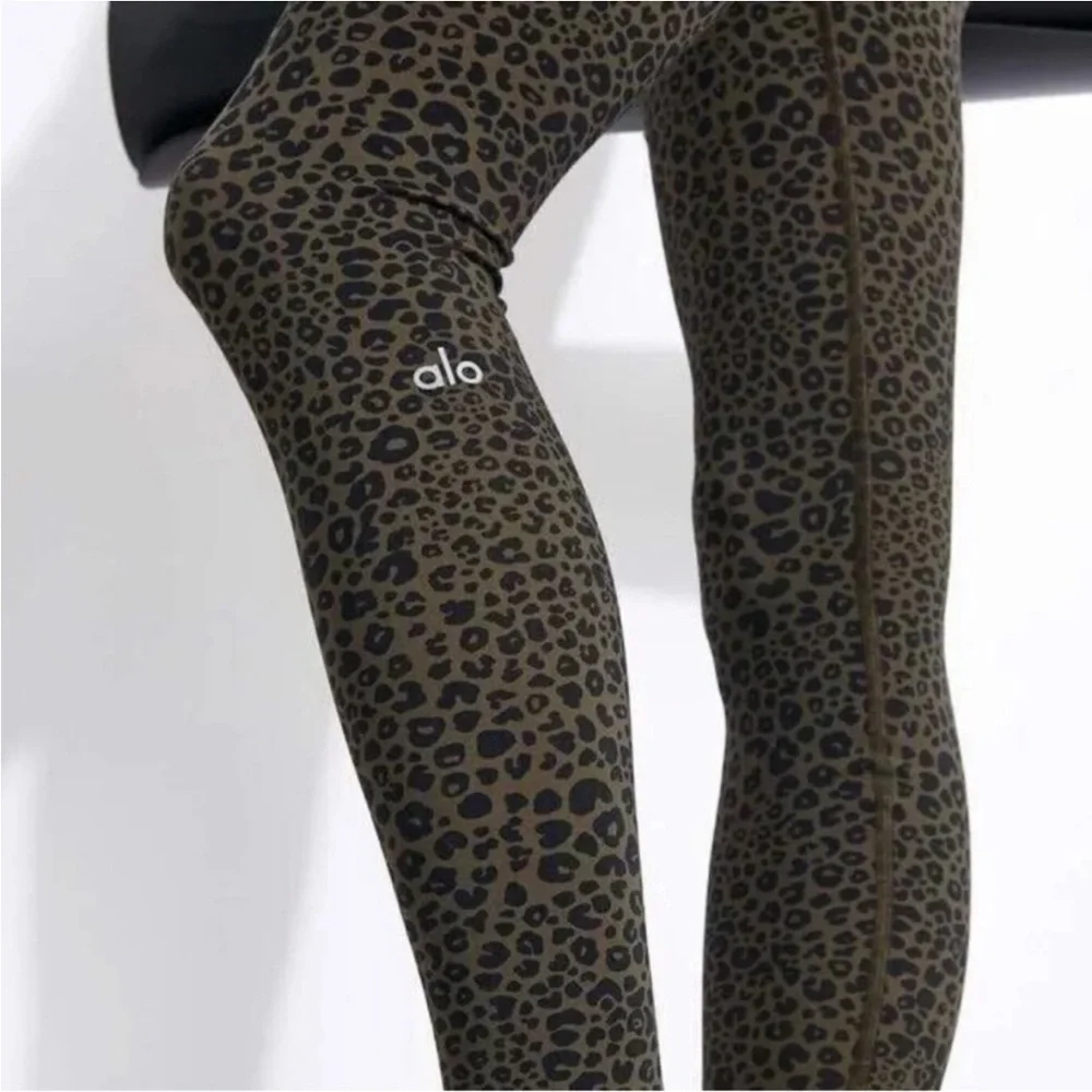 ALO High Waisted Cheetah Animal Print Vapor Leggings